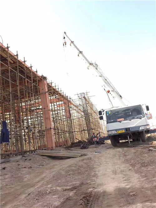 酒泉市25 吨、50 吨吊车怎么选？多大重量 / 半径适合对应车型？