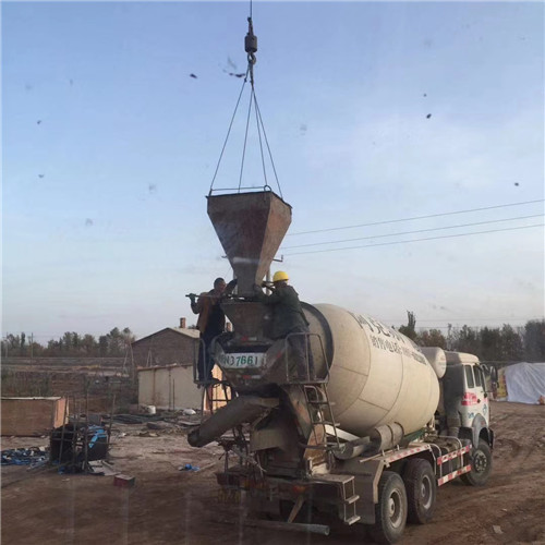 酒泉市“精准瞄准”—— 吊车的 “定位导航” 技术